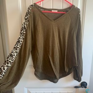 Medium leopard puff sleeve sweater top